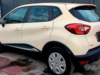Usata Renault Captur 90 CV (66 kW) 2015 Beige SUV