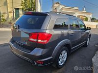 Usata Fiat Freemont 140 CV (102 kW) 2013 Marrone SUV