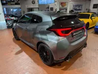 Usata Toyota Yaris 280 CV (205 kW) 2025 Grigio Utilitaria