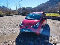 Usata Toyota Aygo 69 CV (50 kW) 2018 Rosso Utilitaria