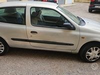 Usata Renault Clio II 58 CV (42 kW) 1999 Grigio Berlina