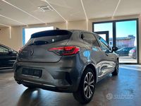 Usata Renault Clio V Techno 91 CV (66 kW) 2024 Giallo Berlina