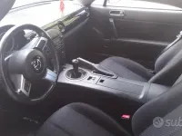 Usata Mazda MX5 126 CV (92 kW) 2006 Grigio Cabrio