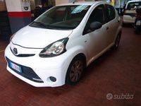 Usata Toyota Aygo Connect Style 68 CV (50 kW) 2012 Bianco Utilitaria