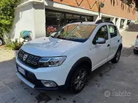 Usata Dacia Sandero Stepway 101 CV (74 kW) 2020 Bianco Utilitaria