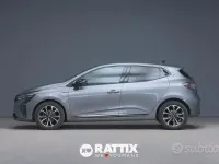 Usado Renault Clio V Techno 91 HP (66 kW) 2025 Cinzento Sedan