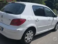 Usata Peugeot 307 88 CV (64 kW) 2004 Bianco Berlina
