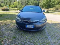 Usata Opel Astra Cosmo 110 CV (80 kW) 2010 Grigio Berlina