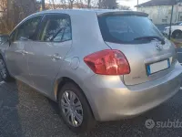 Usata Toyota Auris Sol 124 CV (91 kW) 2007 Grigio Utilitaria