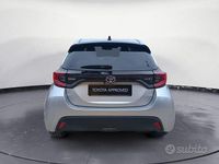 Nuova Toyota Yaris Hybrid Trend 92 CV (67 kW) 2025 Grigio Berlina