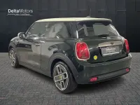 Usata Mini Cooper SE Resolute Edition 135 kW (184 CV) 2022 Verde metallizzato Utilitaria