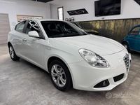 Usata Alfa Romeo Giulietta Distinctive 105 CV (77 kW) 2013 Bianco Utilitaria