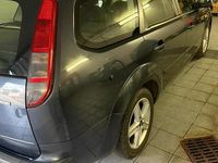 Usata Ford Focus Style 90 CV (66 kW) 2006 Grigio Station wagon