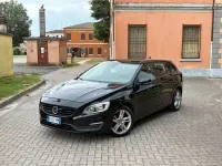 Usata Volvo V60 120 CV (88 kW) 2016 Nero Station wagon