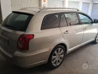 Usata Toyota Avensis 150 CV (110 kW) 2007 Grigio Station wagon