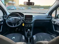 Usata Peugeot 208 91 CV (66 kW) 2015 Bianco Utilitaria