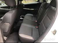 Gebraucht Peugeot 207 88 PS (64 kW) 2012 Weiß Limousine