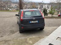 Usata Ford Fiesta Ghia 75 CV (55 kW) 2007 Grigio Utilitaria