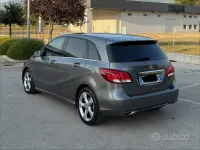 Usata Mercedes B200 Premium 136 CV (100 kW) 2017 Marrone Utilitaria