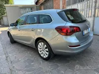 Usata Opel Astra Cosmo 110 CV (80 kW) 2012 Grigio Station wagon