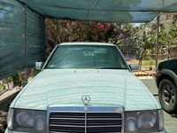 Usata Mercedes E250 90 CV (66 kW) 1988 Bianco Berlina