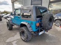 Usata Jeep Wrangler Sport 121 CV (88 kW) 1995 Blu SUV