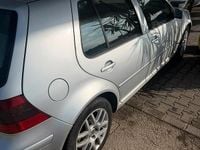 Usata VW Golf IV 101 CV (74 kW) 2004 Grigio Utilitaria