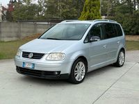 Käytetty VW Touran Highline 169 HP (124 kW) 2007 Harmaa Tila-auto