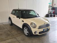 Usata Mini Cooper D 110 CV (80 kW) 2009 Beige Utilitaria