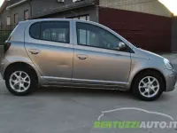 Usata Toyota Yaris Sol 75 CV (55 kW) 2004 Grigio Utilitaria