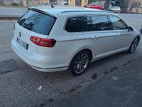 Usata VW Passat Executive 150 CV (110 kW) 2019 Bianco Station wagon