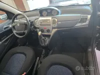 Usata Lancia Ypsilon 60 CV (44 kW) 2007 Grigio Utilitaria