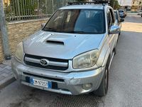 Usata Toyota RAV4 116 CV (85 kW) 2004 Grigio SUV
