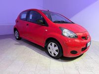 Usata Toyota Aygo Connect Style 68 CV (50 kW) 2011 Rosso Utilitaria