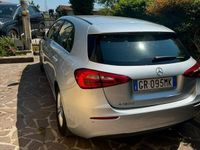 Usata Mercedes A180 116 CV (85 kW) 2019 Grigio Utilitaria