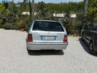 Usata Mercedes C250 Classic 150 CV (110 kW) 2000 Argento Station wagon