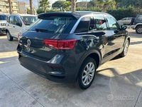 Usata VW T-Roc Business 116 CV (85 kW) 2019 Grigio SUV