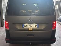 Usata VW Caravelle 150 CV (110 kW) 2023 Giallo Monovolume