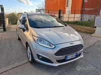 Usata Ford Fiesta 75 CV (55 kW) 2014 Grigio Utilitaria