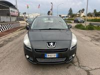 Usata Peugeot 5008 Active 115 CV (84 kW) 2013 Grigio Monovolume