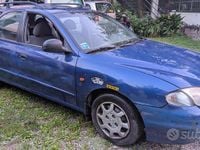 Usata Hyundai Lantra 114 CV (83 kW) 2000 Blu Berlina