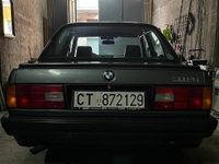 Usata BMW 318 116 CV (85 kW) 1989 Grigio Berlina