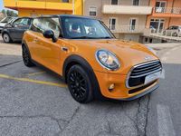 Usata Mini Cooper D Business 116 CV (85 kW) 2017 Giallo Utilitaria