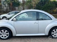 Usata VW New Beetle 105 CV (77 kW) 2005 Grigio Utilitaria