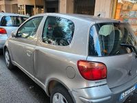 Usata Toyota Yaris Sol 65 CV (47 kW) 2004 Grigio Berlina