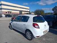 Usata Renault Clio II Initiale 101 CV (74 kW) 2011 Bianco Berlina