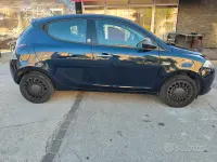 Usata Lancia Ypsilon Gold 69 CV (50 kW) 2018 Bluazzurro Utilitaria