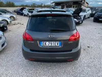 Usata Kia Venga 90 CV (66 kW) 2011 Grigio Utilitaria