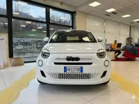 Uusi Fiat 500 Pop 88 HP (64 kW) 2026 Musta Sedan