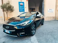 Usata Infiniti Q30 Business Executive 108 CV (79 kW) 2017 Nero Berlina